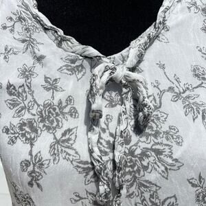 Via Signoria women’s silk tank top, size M, sleeveless white and black